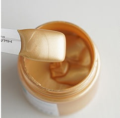 Acrylic Pigment Applied To Metal Scented Candle